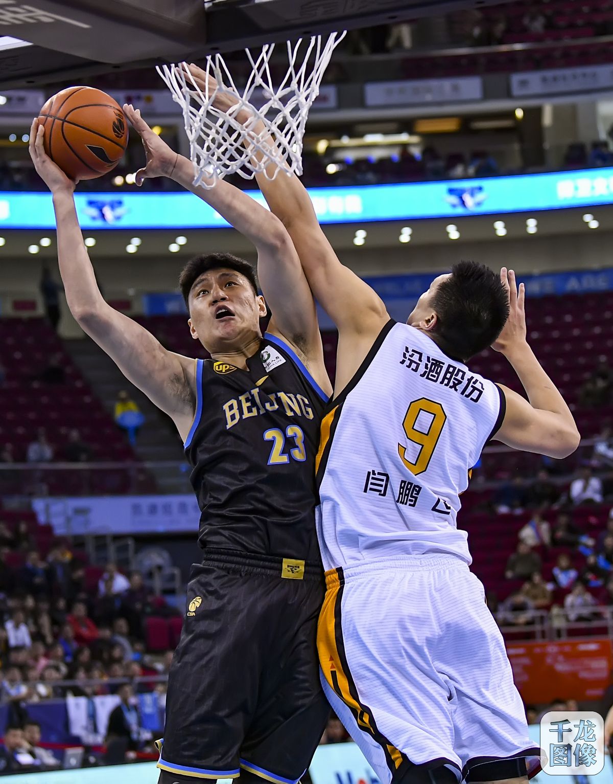 另类追星！美女主持张纯烨与偶像张稀哲一起合拍舞蹈视频（花式追星！人气主持张纯烨与偶像张稀哲同框合拍舞蹈视频）