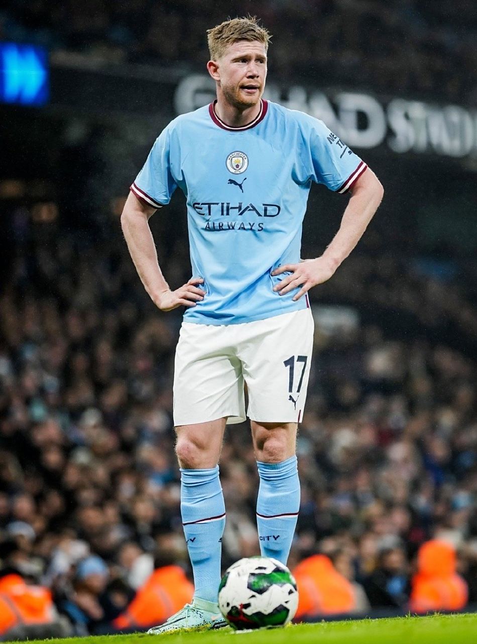 湖人官宣：里夫斯复出第2场左小腿酸痛退赛 三巨头合计缺席29场（湖人公告：里夫斯复出次战因左小腿酸痛提前退赛，三巨头累计缺阵29场）