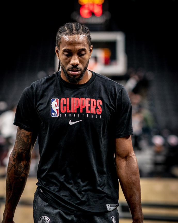 苏超南京主帅：业余球员比赛有6万多人观战，在西班牙见不到（苏超南京主帅：业余球赛观众逾6万，在西班牙罕见）