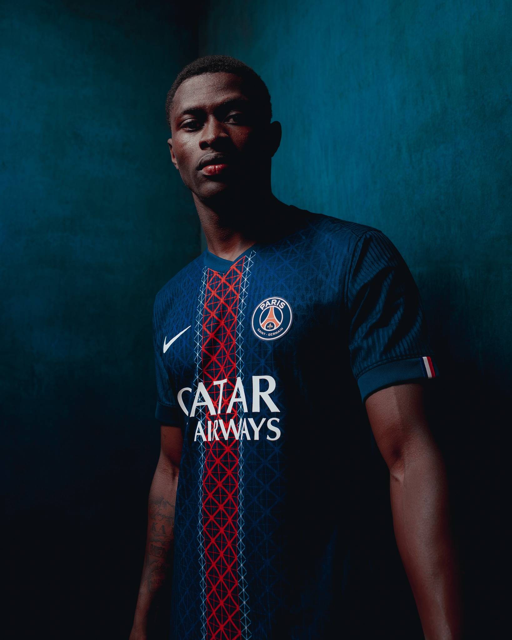 他一拿球就让人放心（球到他脚下，心就稳了）