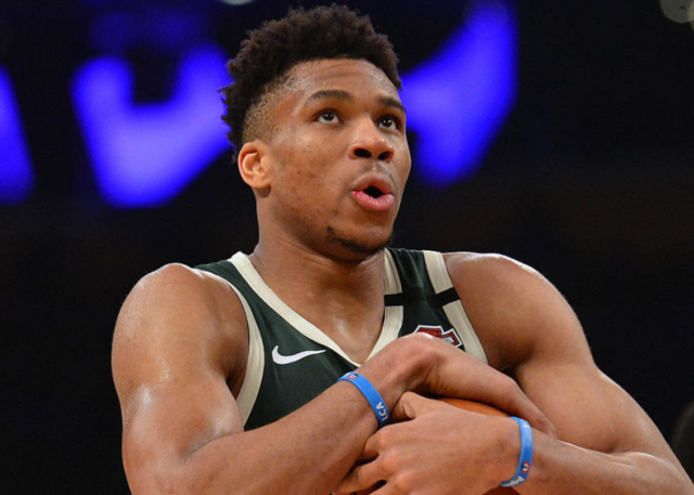 篮球篮网连续输球，主帅承认战术失误（篮网遭遇连败，主帅坦言战术布置有误）