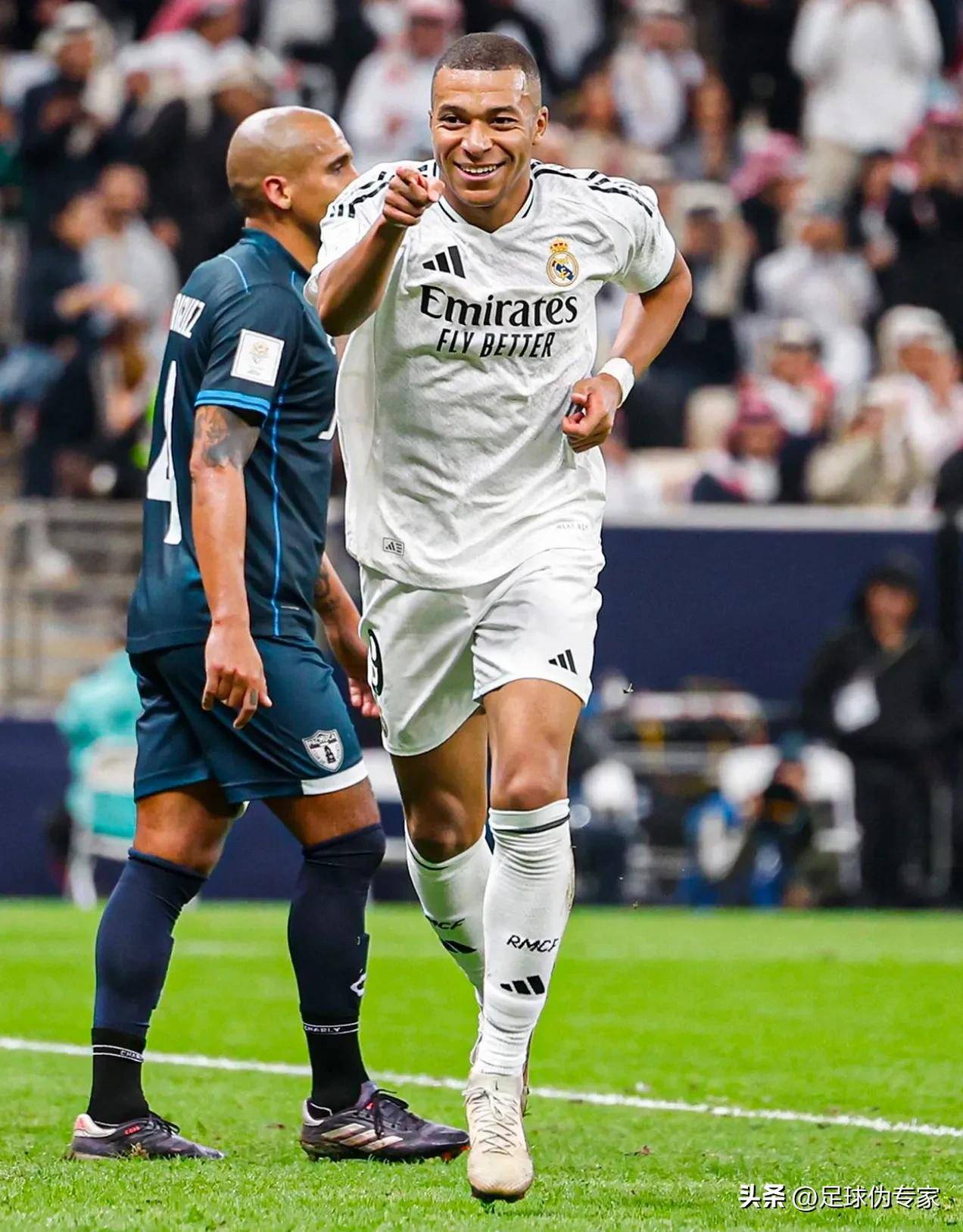 贝尔：被西媒抨击后我没有哭过，被批评我会继续奔跑和大笑（贝尔：遭西媒炮轰也未落泪，受批评仍会奔跑大笑）