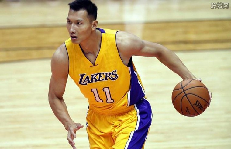 卡莱尔：有几个判罚我们本该争取到，这么说不会被罚4万美元吧（卡莱尔谈吹罚：我们本应拿到几次判罚，希望别因此再被罚4万美元）