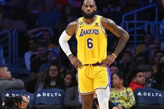 此次未入选巴西队身价前10：拉菲尼亚、萨维尼奥、马丁内利在列（本期无缘巴西队的身价前十：拉菲尼亚、萨维尼奥、马丁内利上榜）