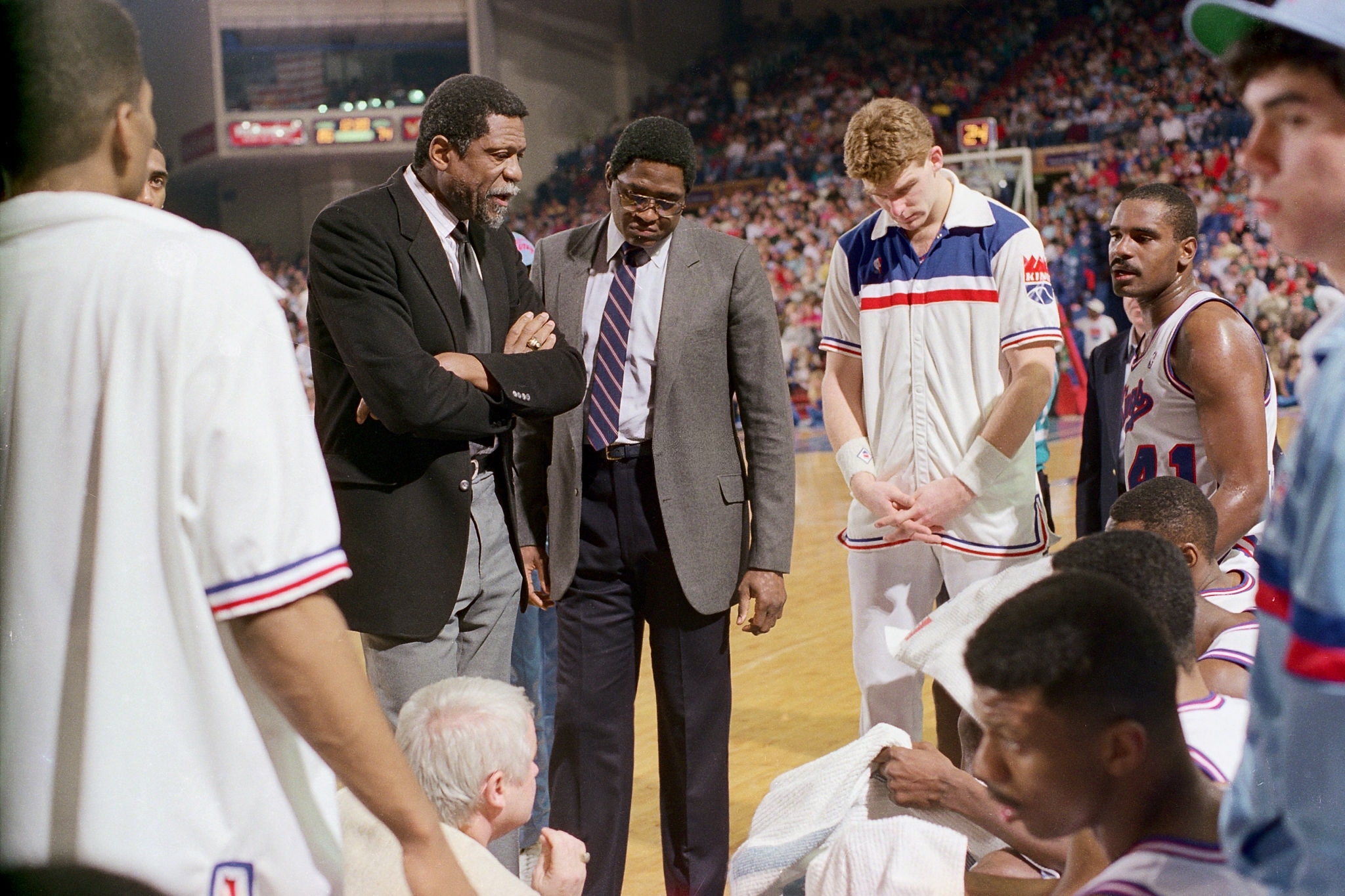 TA：梅里诺表现高效，阿尔特塔的强势首发阵容收效显著（TA：梅里诺高效发挥，阿尔特塔强势首发见成效）