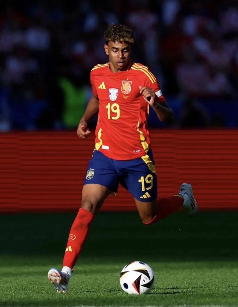 A22推出新欧超赛制：引入国家排名分配名额，保持三层级赛事（A22公布欧超新赛制：名额按国家排名分配，三层级体系不变）