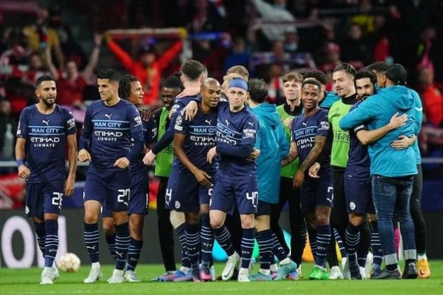 意甲奇妙世界：斯帕莱蒂与孔蒂的角色变换与霍伊伦德的惊艳表现（意甲奇境记：斯帕莱蒂与孔蒂互换剧本，霍伊伦德惊艳登场）