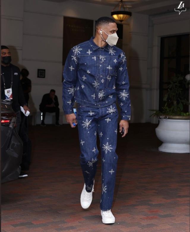 杜月徵西协甲复出，中国留洋球员时隔48天再登场，坚守终获机会（杜月徵重返西协甲赛场，中国留洋球员相隔48天再度亮相，坚持终迎机会）