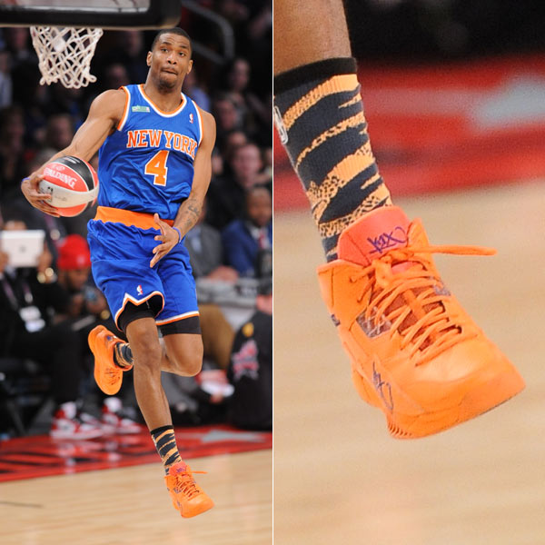 不满意！克里斯自投自补打中 但抱怨被犯规没吹领到技犯（克里斯自投自补命中后抱怨漏判，被吹技术犯规）