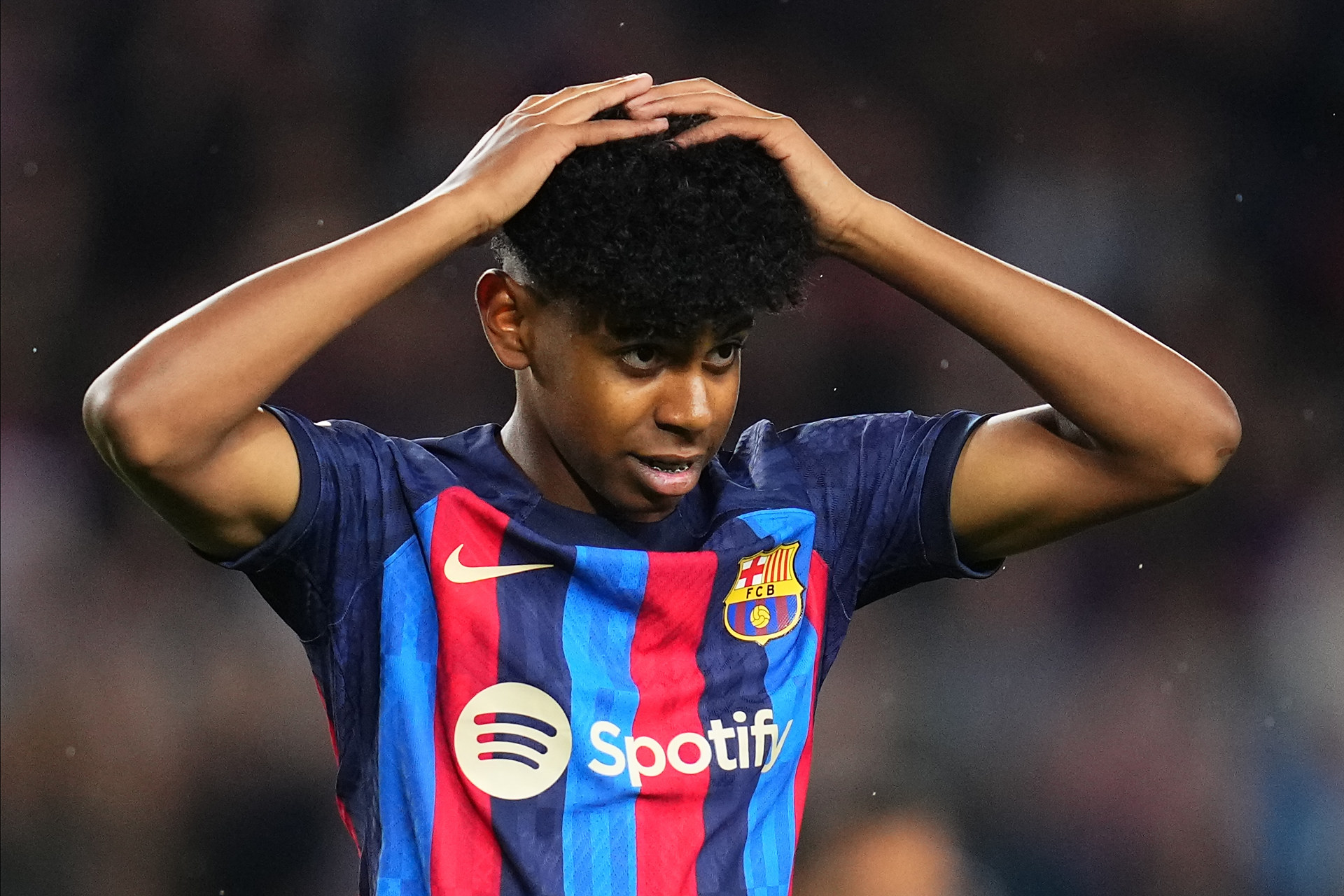 西甲裁判报告：皇马3人被罚下，卡雷拉斯、卡瓦哈尔怒斥裁判（西甲裁判报告：皇马三将染红，卡雷拉斯与卡瓦哈尔怒批主裁）